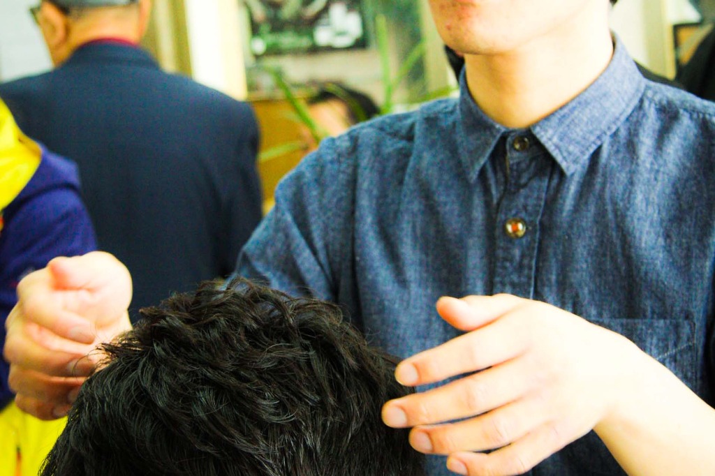 転職したい女性を求人中◎理容師としてスキルアップするなら三鷹市の「ヘアスタジオカルージュ」